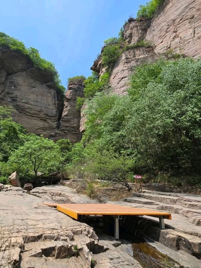 Nature’s Chill Spot with Waterfalls and Good Vibes