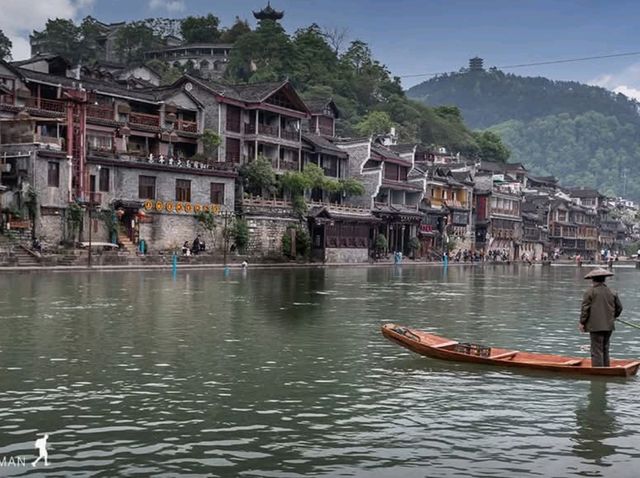 FENGHAUNG เมืองโบราณสุดอลัง
