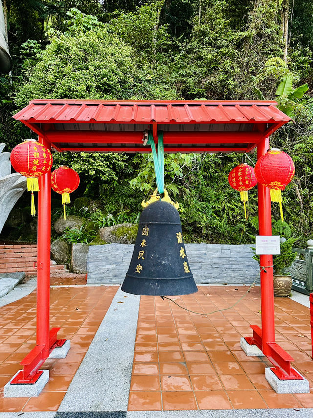 Serenity in the Sky: A Spiritual Escape to Chin Swee Caves Temple