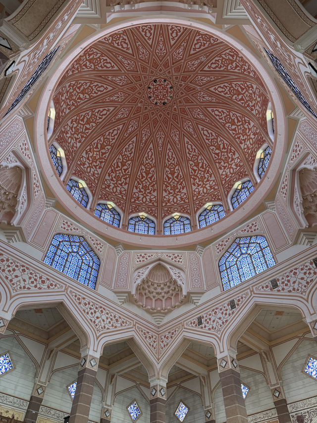 Masjid Putra: the serenity in rose