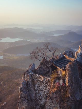 A real-life landscape resembling an Oriental painting: "Dosolam"