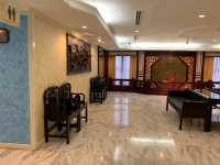“Charming Retro Retreat: Spacious Family Suites with Heartfelt Service”