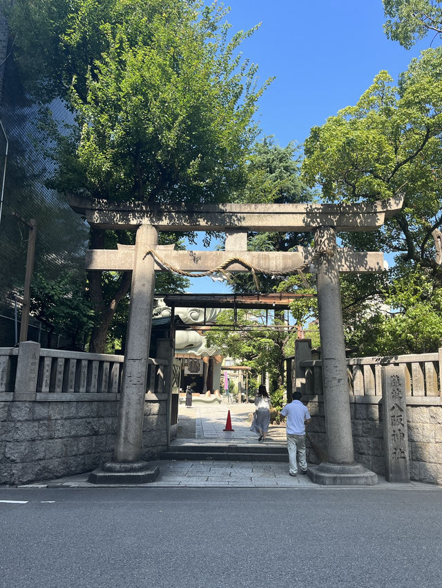 😃【大阪・難波 八阪神社（ナンバ ヤサカ神社）】 獅子の口で“厄除け＆勝運ゲット”のパワースポット！