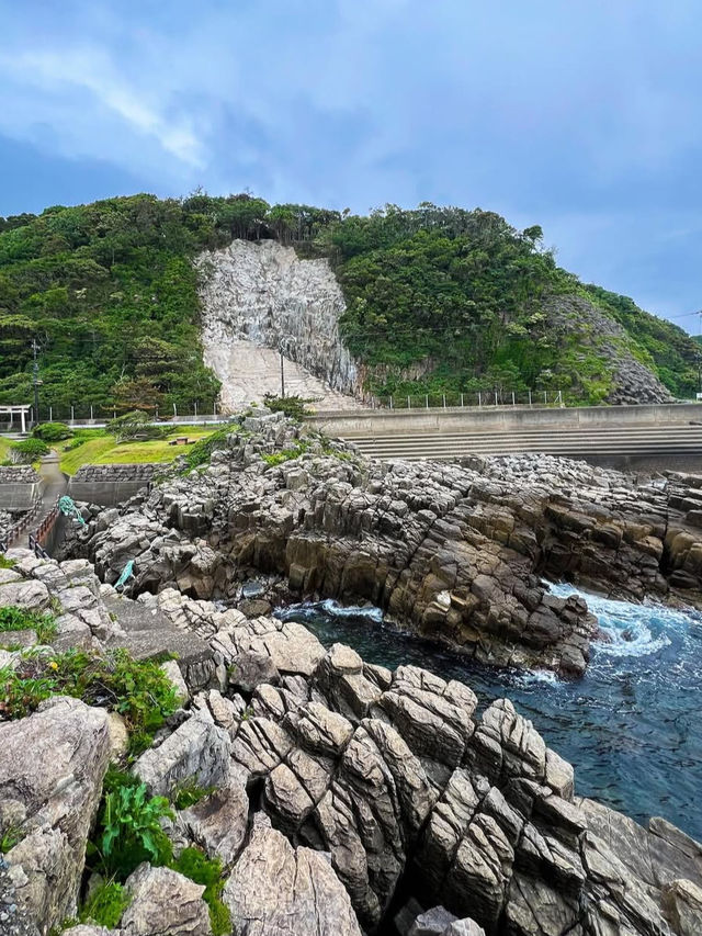 【鉾島で自然の彫刻美に出会う】福井の隠れ絶景スポット🪨🌊 