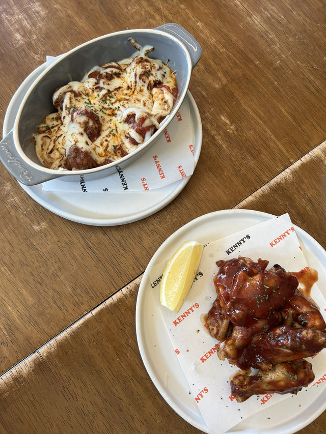 Kenny's BKK - Ari