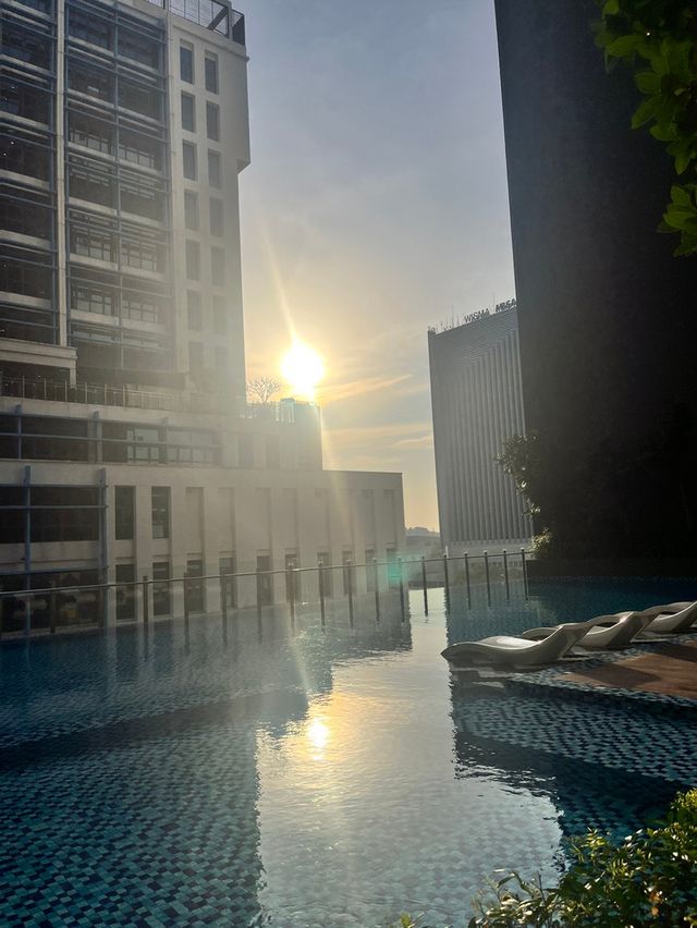 Poolside Peace and City Views: Alinea Suite Review