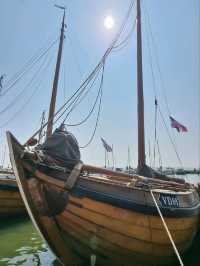 Volendam Vibes: Boats, Breezes, and Bright Houses