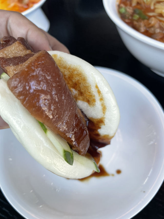 “광주 중식 힙플 왕산식당에서 동파육 덮밥의 신세계 🤍”