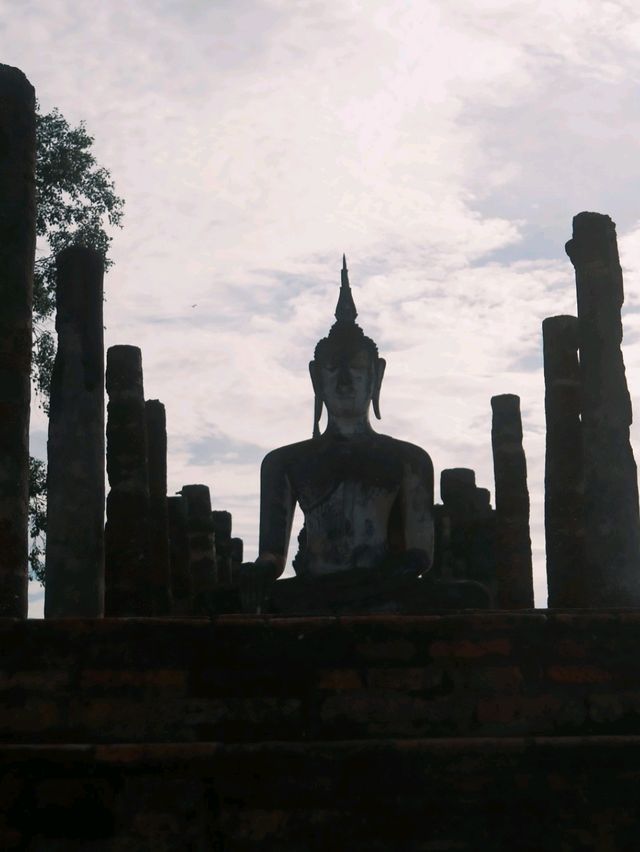 เที่ยว "อุทยานประวัติศาสตร์สุโขทัย" 🇹🇭