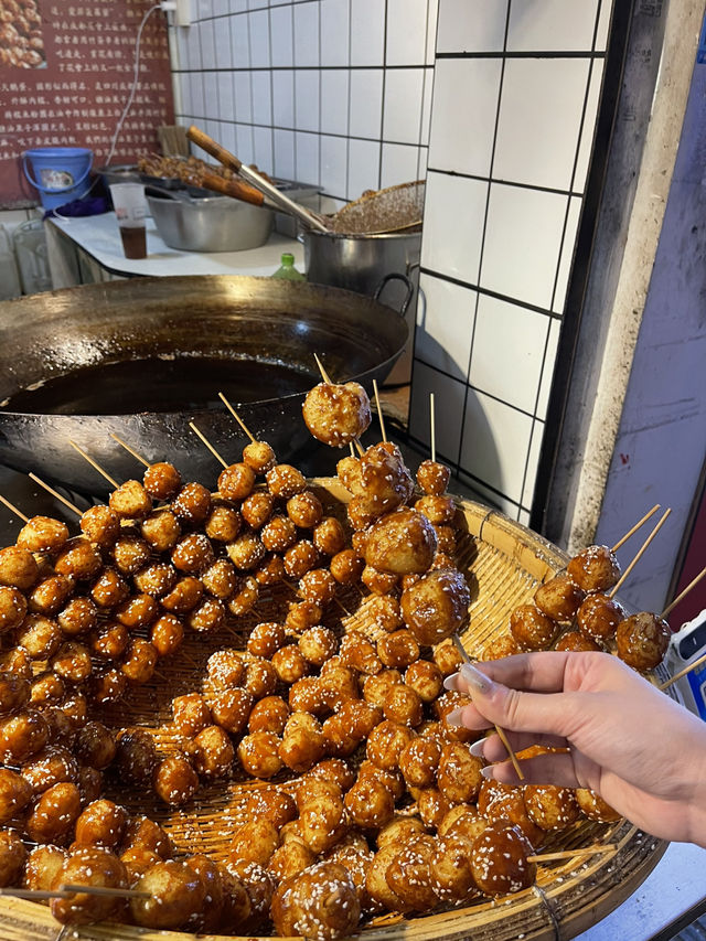 Chengdu in 72 Hours — Chill Vibes & Spicy Bites 🐼🌶️