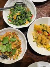 曼谷最浮誇疏乎厘蛋飯：Sam Lor 米其林推薦流心炸蛋飯