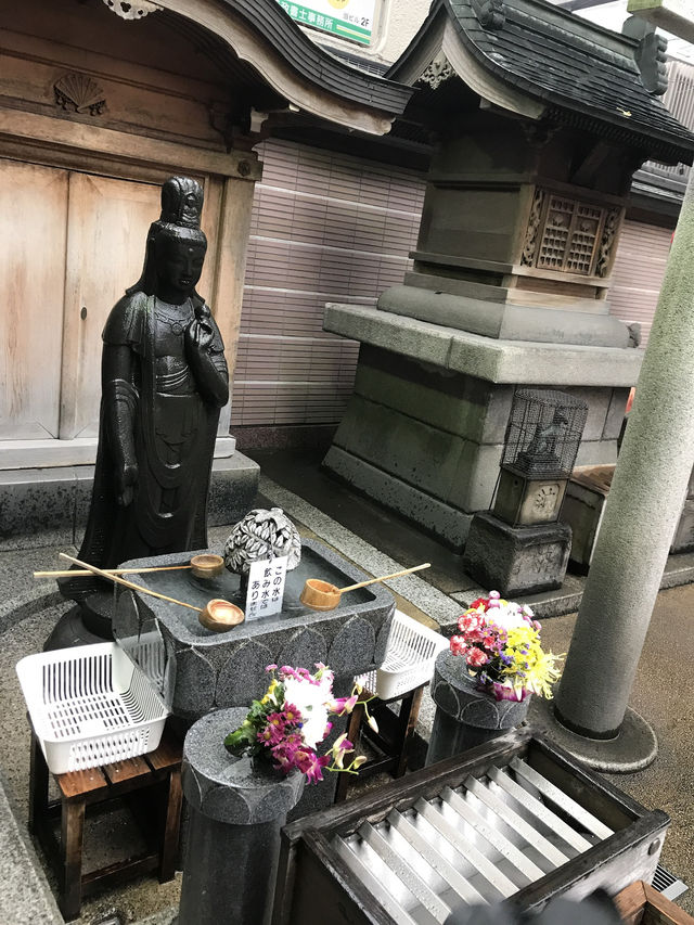 【東京　豊島区　巣鴨地蔵通り商店街ととげぬき地蔵尊高岩寺】