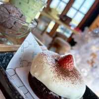 Mena Mesa Cafe & Bistro - มหาสารคาม