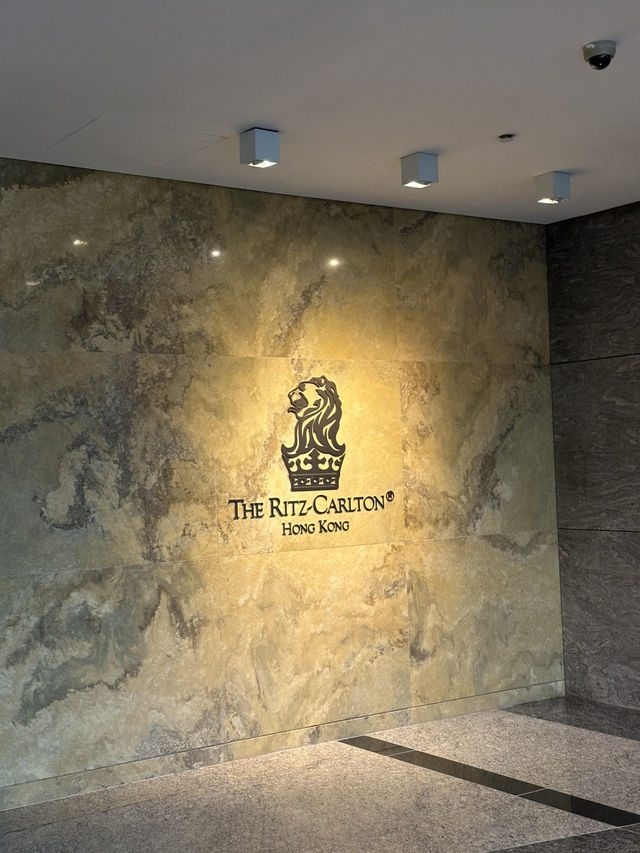 【女子旅必見】The Ritz‑Carlton Hong Kongで特別な食事を🍽️
