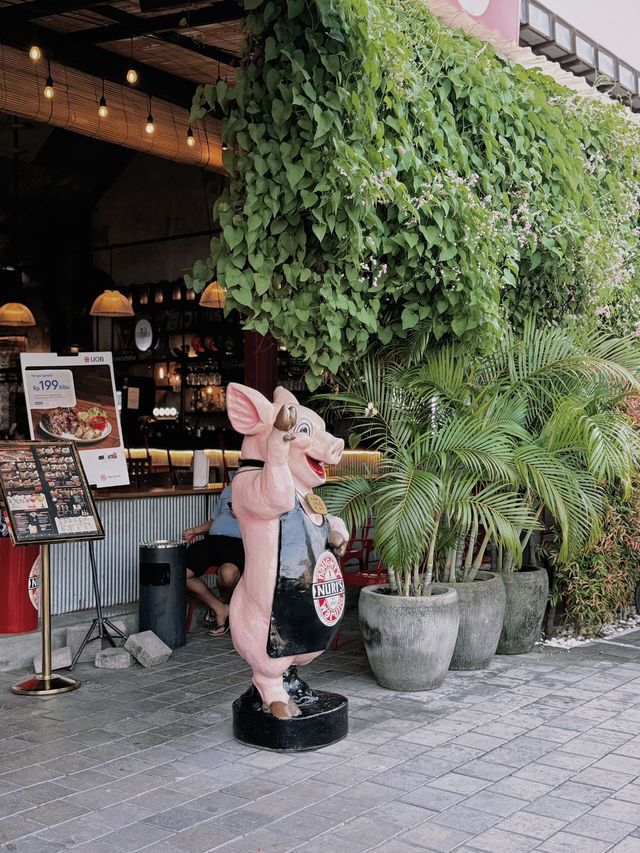 🇮🇩| Bali - Naughty Nuri’s Warung Seminyak