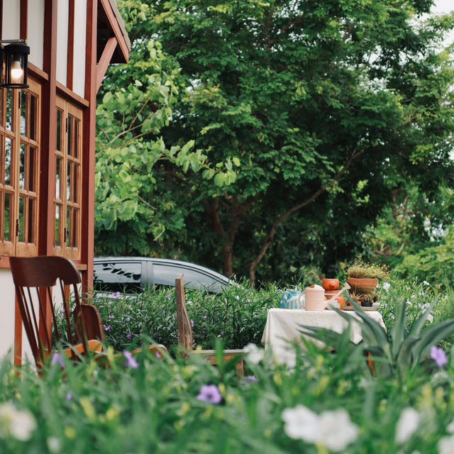 📍บ้านสวนกำไรสุข – คาเฟ่ริมน้ำกลางสวนในฉะเชิงเทรา 