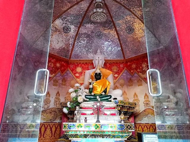 แวะเติมบุญเติมใจ..กลางวัดไม้ล้านนา สวยจนอยากบอกต่อ