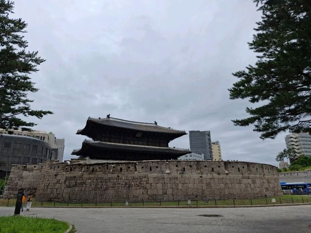 東大門興仁之城古蹟｜石門映照時光的城市脈動