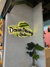 Banana Leaves, Big Flavors, Batam’s Culinary Icon