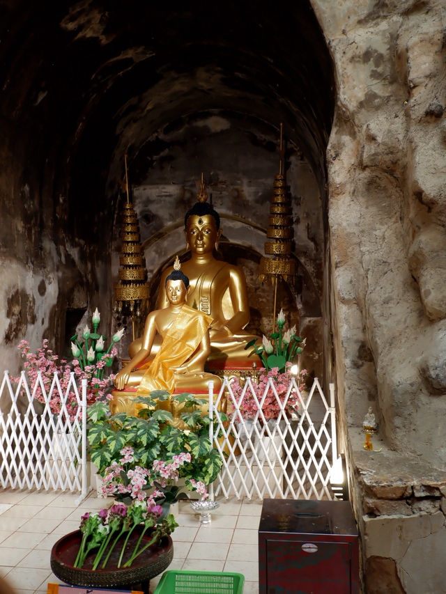 วัดอุโมงค์ (Wat Umong)
