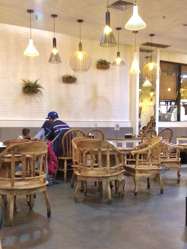 Ayam Penyet Ria, Batam’s Affordable Flavor Empire