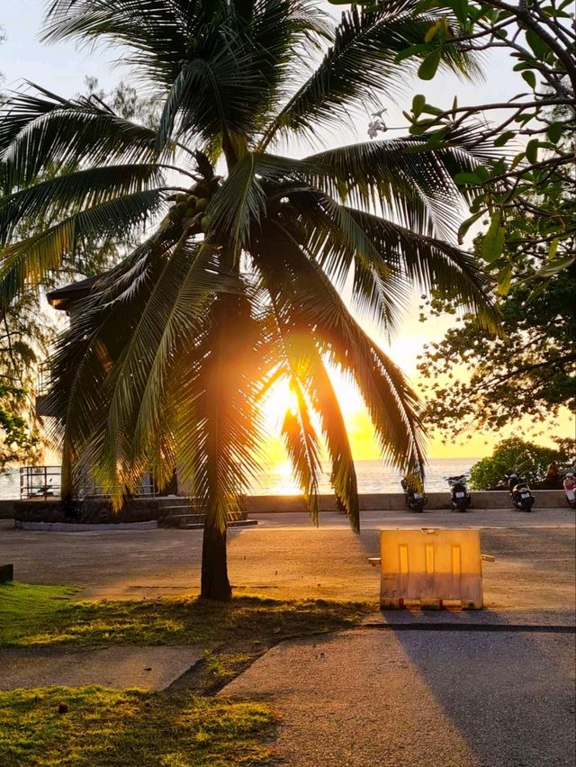 🌅 พิกัดชมพระอาทิตย์ตก และฟังเสียงคลื่นทะเล