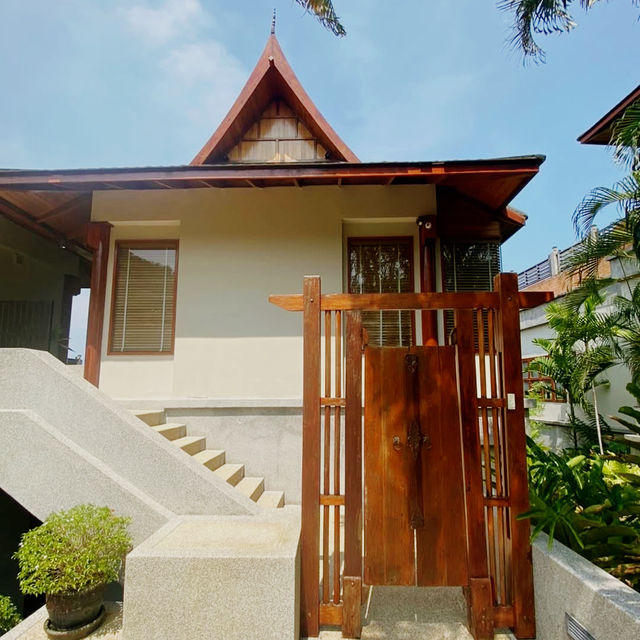 Clifftop Serenity and Thai Grace