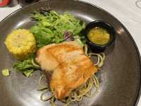 🍽️ Dinner at COLLIN’S® Marina Square – Hearty Plates, Laid-Back Vibes