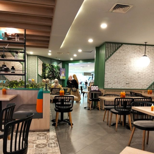 The Mediterranean Solaria: A Taste of the Coast