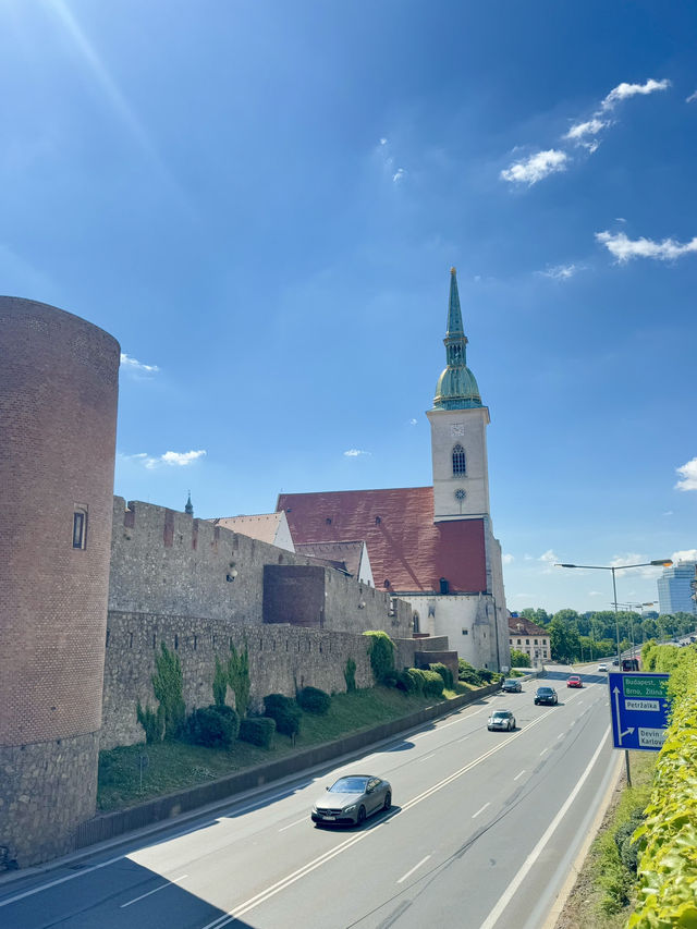 UNCOVERING BRATISLAVA’S HIDDEN JEWISH HISTORY UNCOVERING BRATISLAVA’S HIDDEN JEWISH HISTORY