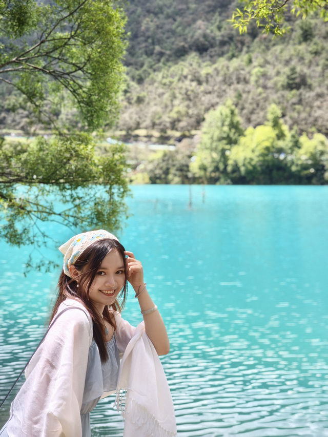 A must-visit blue moon lake in China 🩵