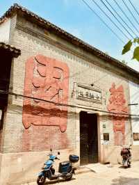 A Living Blend of Old and New Shanghai