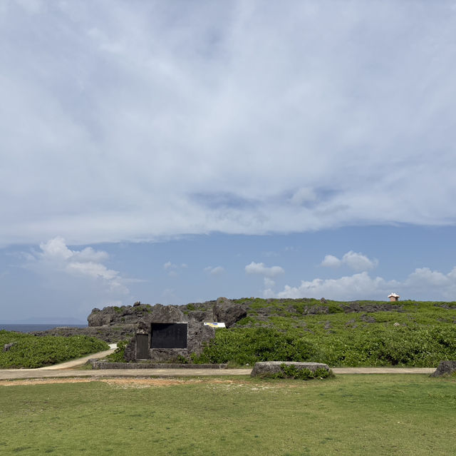 🌊 沖繩殘波岬:斷崖海景與燈塔的絕美邂逅!🏮✨ 🌊 沖繩殘波岬:斷崖海景與燈塔的絕美邂逅!🏮✨