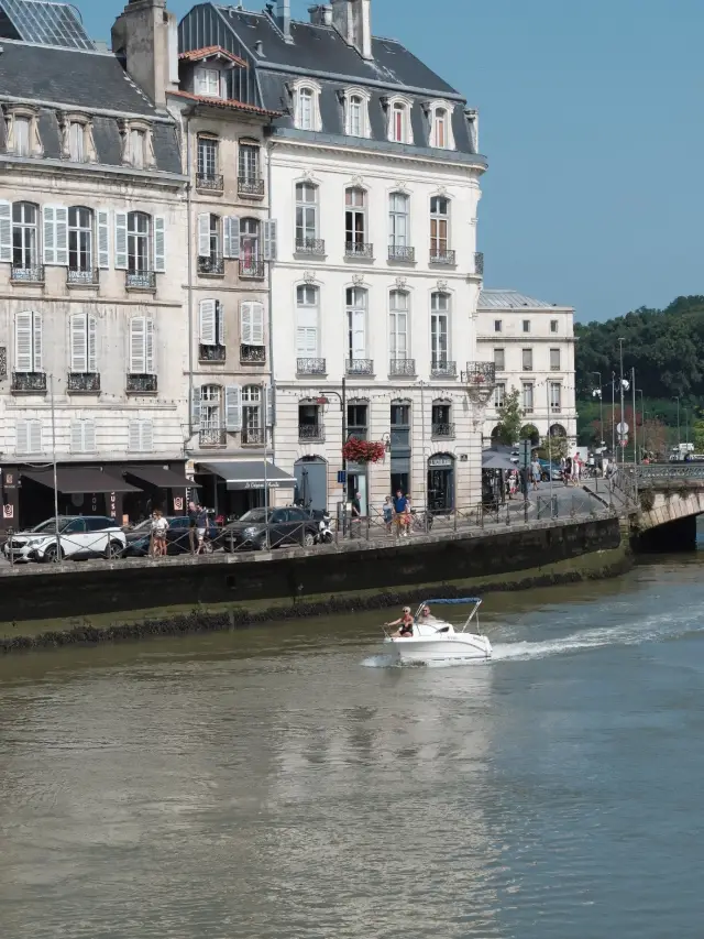 France, a vacation destination with sun and sea