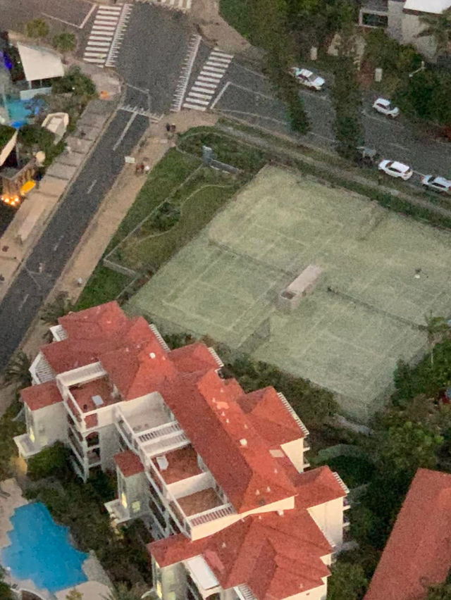 SkyPoint 觀景台：高空視野下的黃金海岸 ✨