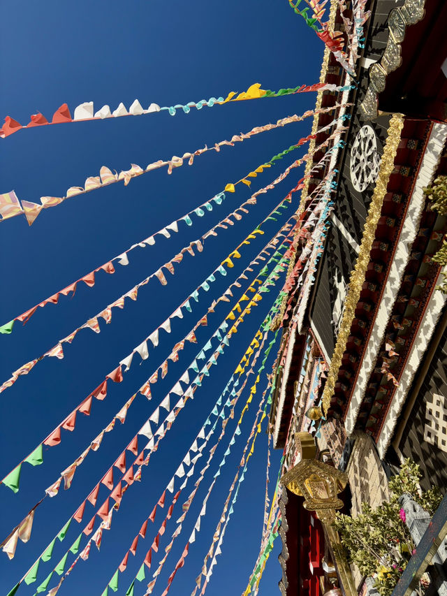 Songzanlin – พระราชวังโปตาลาแห่งแชงกรีล่า 🏔️ Songzanlin – พระราชวังโปตาลาแห่งแชงกรีล่า 🏔️