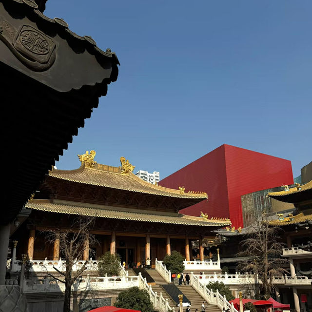 Jingan templeไหว้พระกลางเมือง