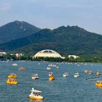 🌿 Xuanwu Lake – Nanjing’s City Oasis 🌿
