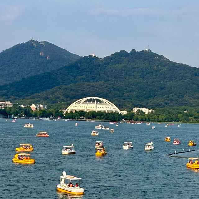 🌿 Xuanwu Lake – Nanjing’s City Oasis 🌿 🌿 Xuanwu Lake – Nanjing’s City Oasis 🌿