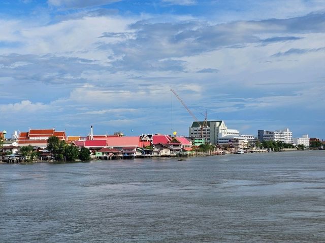 สะพานแขวนวัดใหญ่ (สะพานแขวนชมวิวแม่น้ำแม่กลอง)