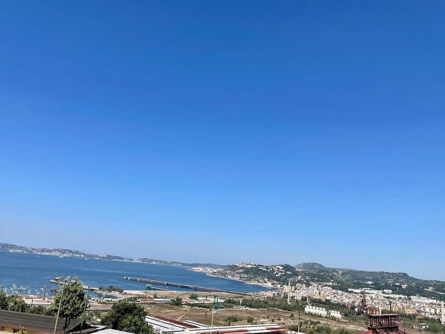 Vibrant Life and History in Napoli