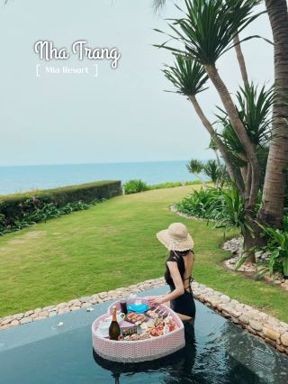 在海邊放鬆，在米婭度假村泳池別墅度過甜蜜時光🧡