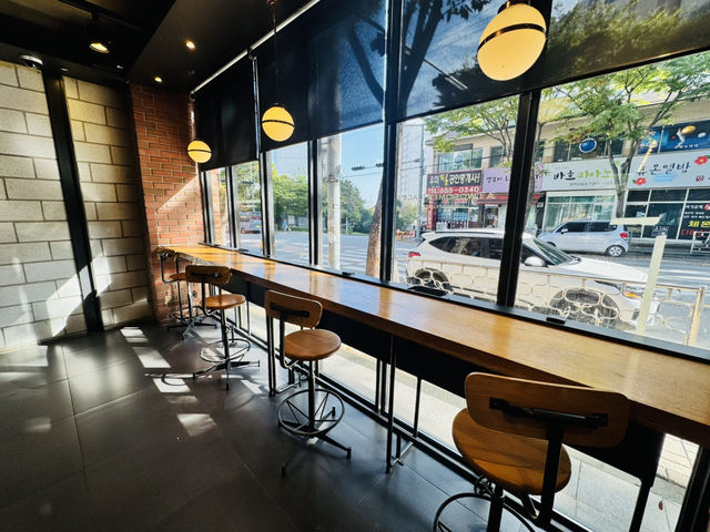 “Three Sips, One Smile: Discovering Latte Happiness”