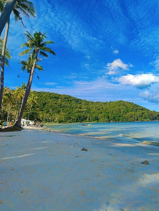 White Sand Paradise — Sao Beach, Phu Quoc White Sand Paradise — Sao Beach, Phu Quoc