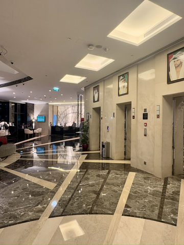 두바이 몰 앞 최고의 레지던스 호텔, Mövenpick