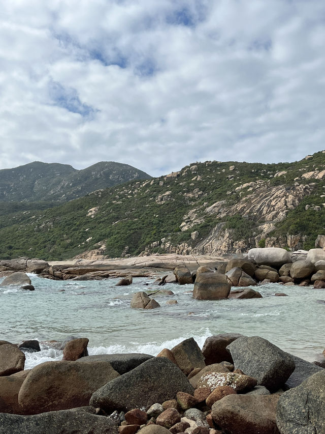 香港隱世海灘🌊模達灣 x 石排灣打卡攻略！絕美薑花田＋手指岩石✨