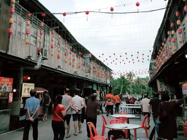 Siniawan Waterfront & Night Market