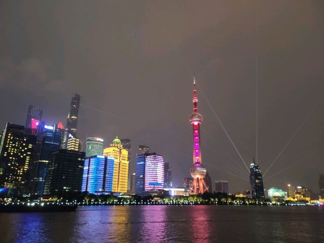 Skip the Bund crowds — cruise into the skyline instead 🌇➡️🌃”
