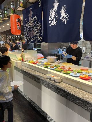 Conveyor Belt Sushi | British Buffet