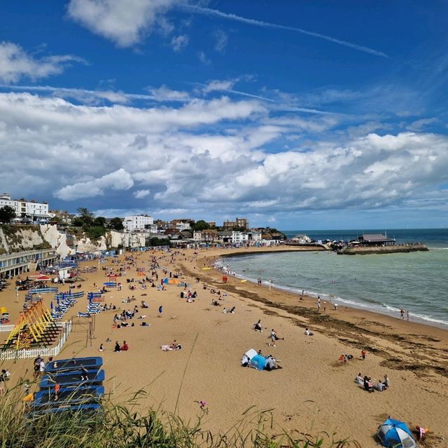 Captivating Coastal Beauty! 🌊🇬🇧